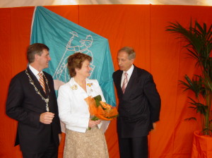 2005 Ede, benoemd tot Ridder in de Orde van Oranje-Nassau. 